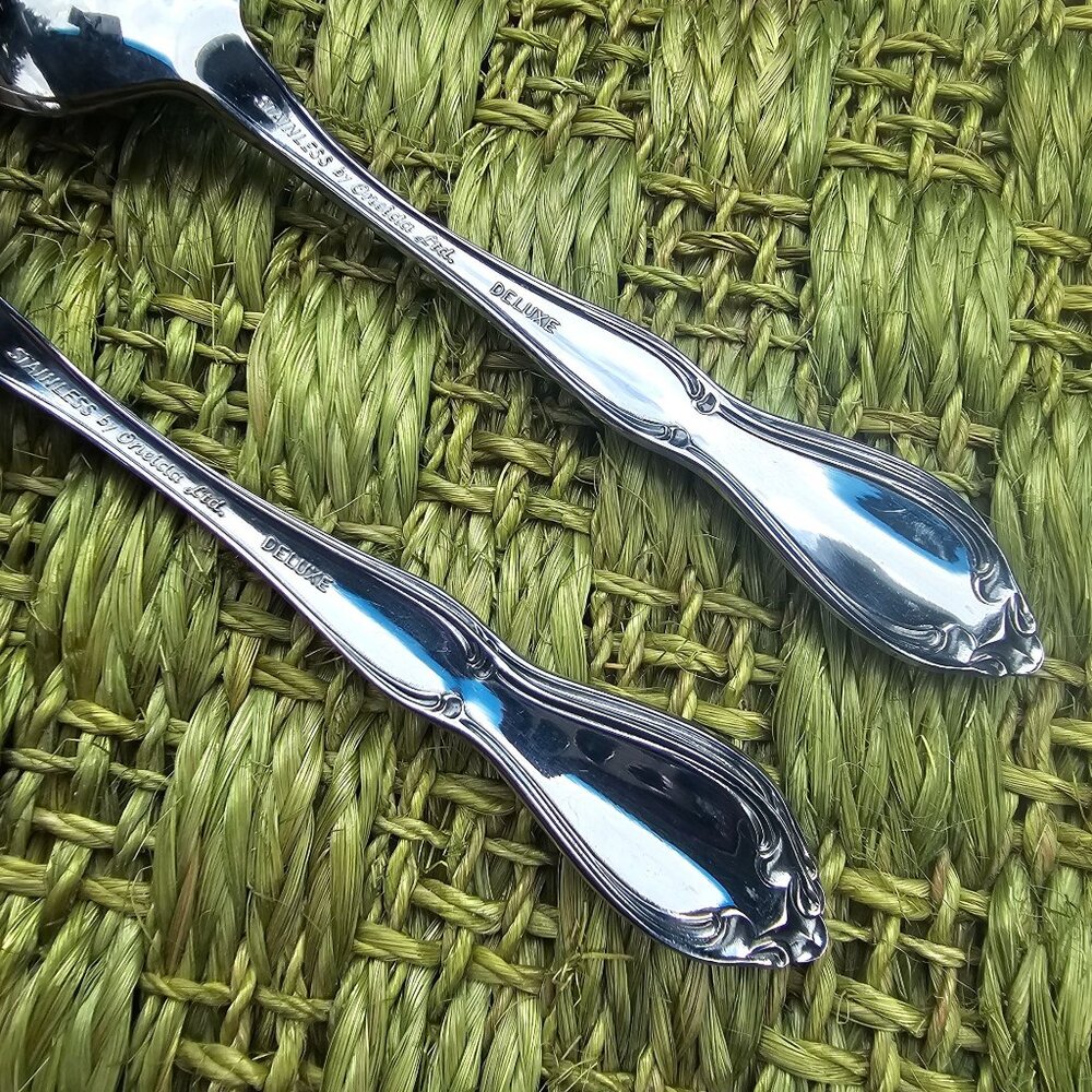 Oneida Strathmore Spoon 6" teaspoon stainless scrolls classic romantic timeless - Picture 7 of 7